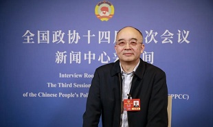 全国政协委员,中国作协副主席吴义勤