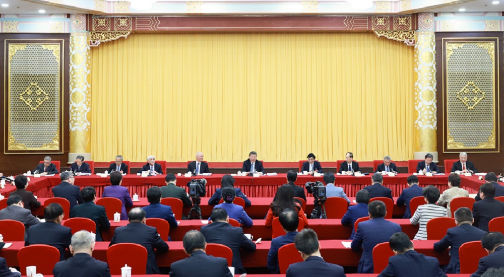 3月6日下午，中共中央总书记、国家主席、中央军委主席习近平看望参加全国政协十四届三次会议的民盟、民进、教育界委员