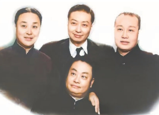 “四大名旦”的抗战情怀　　抗战时期，这四位京剧大师不与敌寇合作，不为敌人所利用，且以编演剧目借古喻今，展现了艺术家的高尚情操和民族气节。[详细]