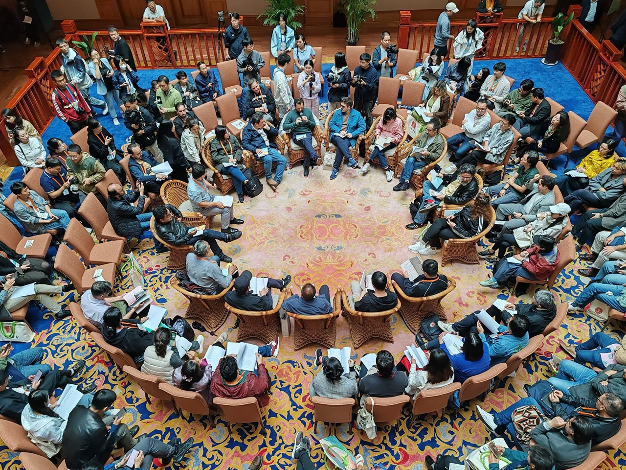 山中酬唱，诗短情长