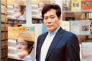 童话:获奖作品《月光蟋蟀》
作者:赵丽宏
获奖感言我的写作起始于诗歌和散文,写儿童文学、小说和童话,是在我60岁以后。创作儿童文学,使我的写作和儿童的世界联系在一起。这是一个纯真的世界,是一个不能容忍虚伪和欺骗的世界……