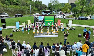 草地音乐朗诵诗会