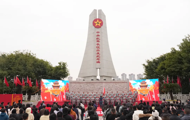 中国作家“深入生活、扎根人民” 新时代文学实践点在赣授牌