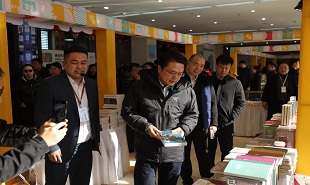 陈彦与作家们走进“文学市集”