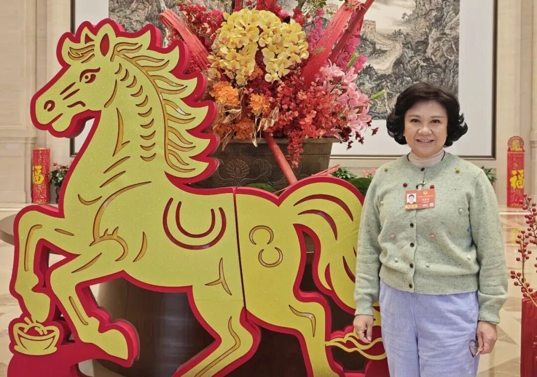 全国政协委员、国家京剧院艺术总监袁慧琴