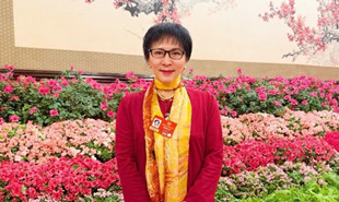 全国政协委员、云南省音协主席宗庸卓玛